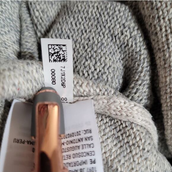 American Eagle Men’s Oatmeal Gray Colorblock Oversized Knit Sweater Medium - Picture 9 of 10